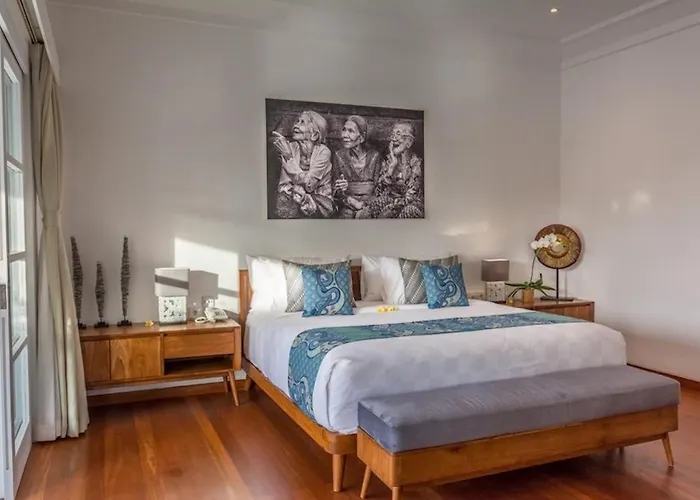 Royal Secluded 6br Luxury Walking Distance To Echo Villa