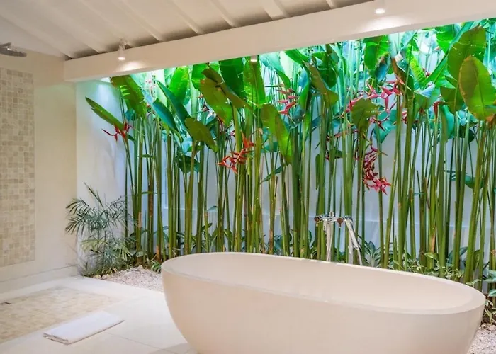 Royal Secluded 6br Luxury Walking Distance To Echo Villa Canggu (Bali)
